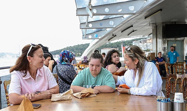 Bayrampaşa Belediyesi'nden engelsiz Boğaz keyfi Bayrampaşa Belediyesi'nden engelsiz Boğaz keyfi