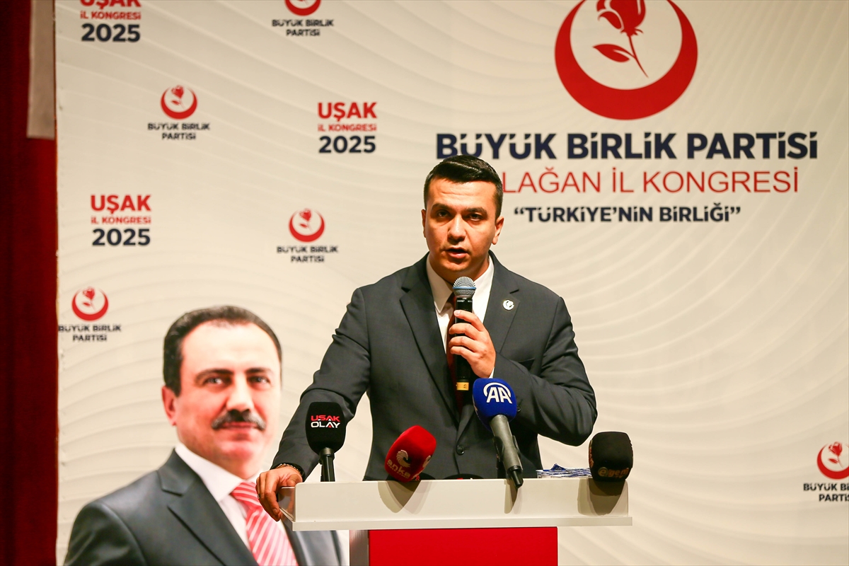 BBP Genel Başkan Yardımcısı Bağcı, partisinin Uşak İl Kongresi'nde konuştu: