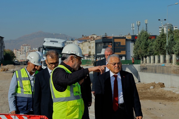Belediye Başkanı Büyükkılıç, Kartal Kavşağı çalışmalarını inceledi Belediye Başkanı Büyükkılıç, Kartal Kavşağı çalışmalarını inceledi