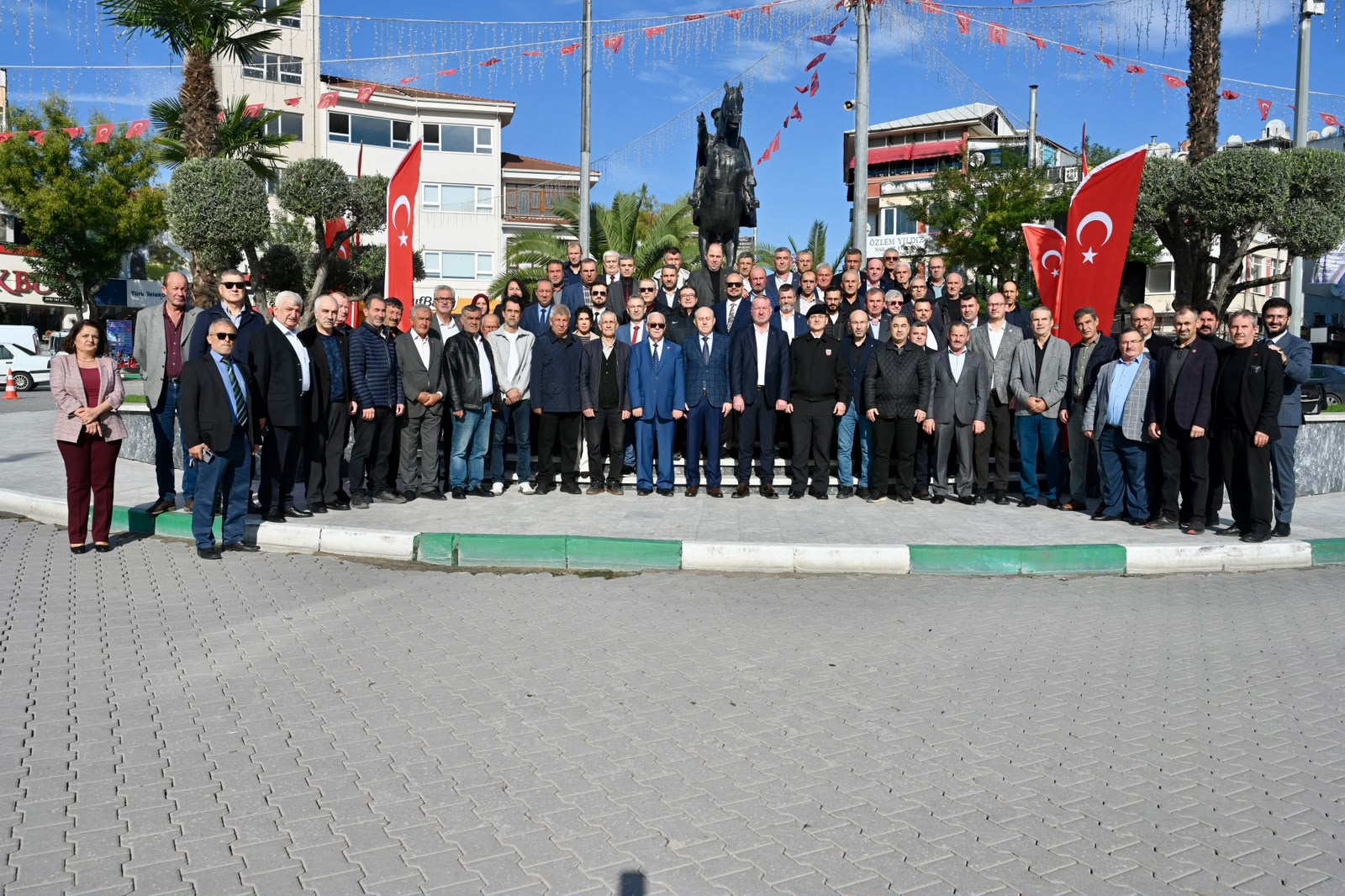 Belediye Başkanı Karabatı, 85 mahallenin muhtarıyla bie araya geldi Belediye Başkanı Karabatı, 85 mahallenin muhtarıyla bie araya geldi