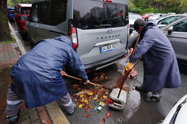 Beylikdüzü Belediyesi yoğun yağış öncesi hazırlıklarını artırdı Beylikdüzü Belediyesi yoğun yağış öncesi hazırlıklarını artırdı