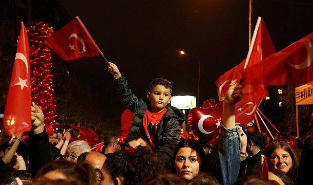 Binlerce Nilüferli Cumhuriyet'in 103'üncü yılında tek yürek oldu