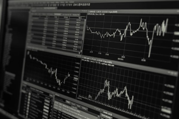 BIST 100 günün ilk yarısında yüzde 3,11 geriledi BIST 100 günün ilk yarısında yüzde 3,11 geriledi