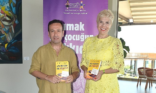 Bodrum'da anlamlı buluşma! Özgür Aras'ın çok konuşulan kitabı yeni baskısını Titanic Luxury Collection Bodrum'da kutladı Bodrum'da anlamlı buluşma! Özgür Aras'ın çok konuşulan kitabı yeni baskısını Titanic Luxury Collection Bodrum'da kutladı