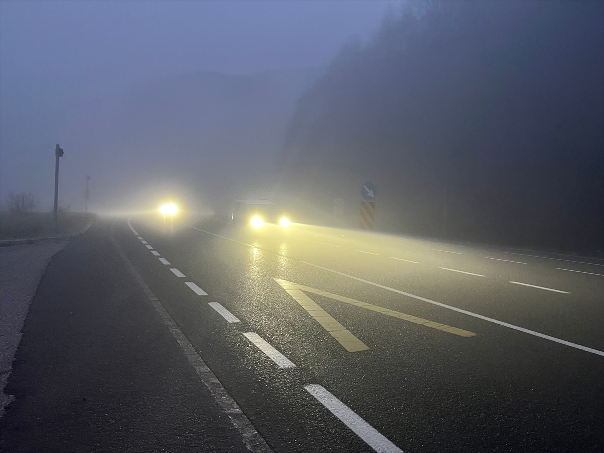 Bolu Dağı'nda sis etkili oldu Bolu Dağı'nda sis etkili oldu