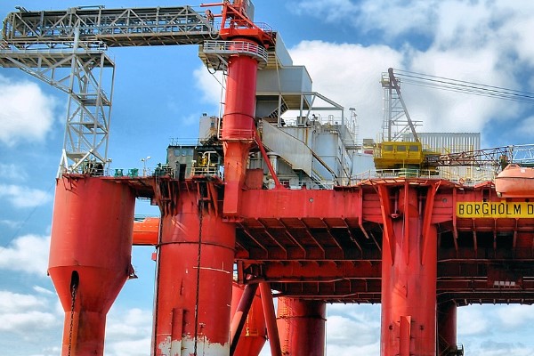 Brent petrolde jeopolitik riskler fiyatlamayı belirliyor Brent petrolde jeopolitik riskler fiyatlamayı belirliyor