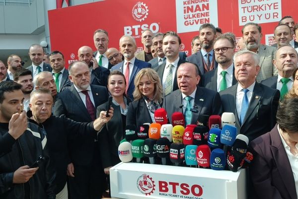 BTSO seçimlerinde oy verme işlemi sürüyor BTSO seçimlerinde oy verme işlemi sürüyor