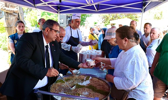 Buca'da aşure birlik ve beraberlik için karıldı Buca'da aşure birlik ve beraberlik için karıldı