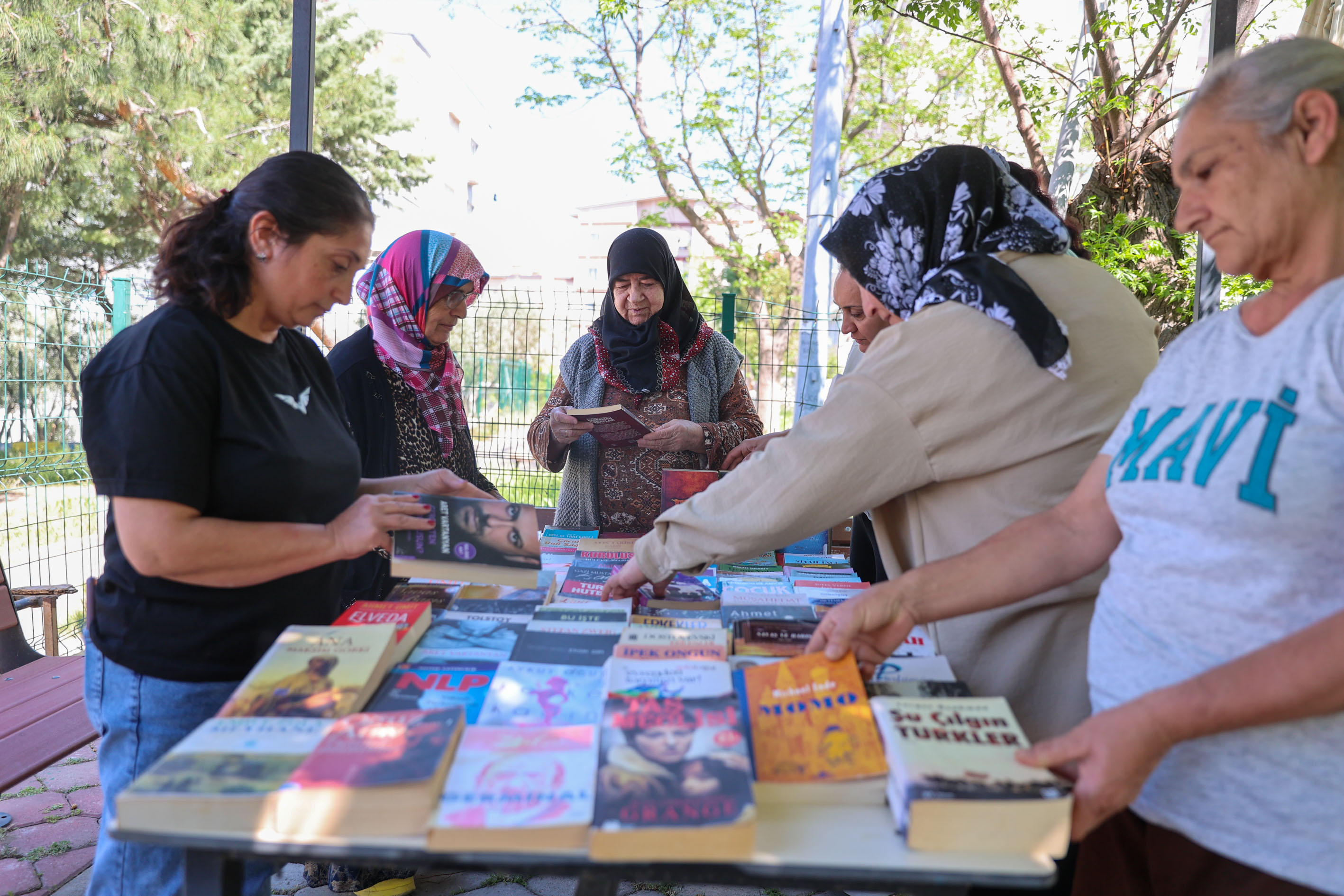 Buca’da “Kitap Değişim Günleri” köylere taşınıyor Buca’da “Kitap Değişim Günleri” köylere taşınıyor