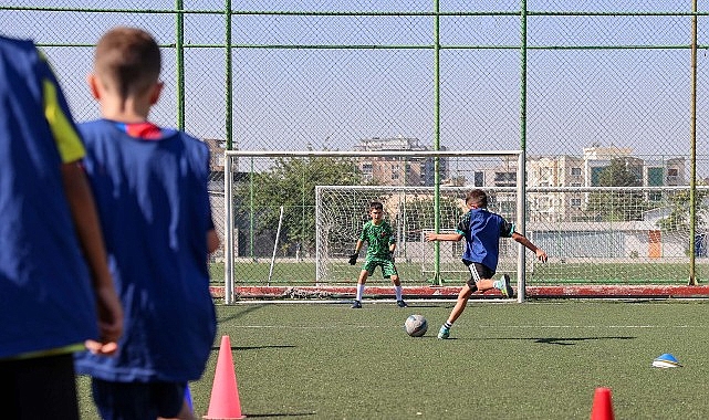 Buca'da yaz tatili futbolla renkleniyor Buca'da yaz tatili futbolla renkleniyor