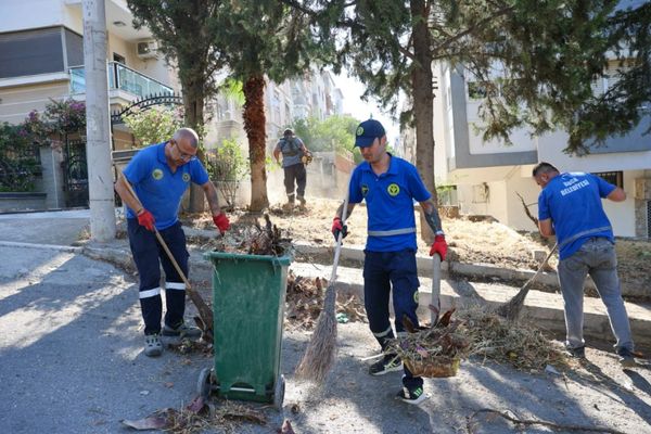 Buca’da yaz temizliği çalışmaları 47 mahallede sürüyor Buca’da yaz temizliği çalışmaları 47 mahallede sürüyor
