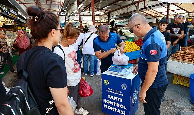Buca'nın pazarlarında güvenli alışveriş dönemi Buca'nın pazarlarında güvenli alışveriş dönemi