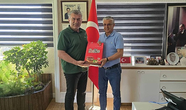 Bulancak Belediye Başkanı Sıbıç'tan Başkan Topaloğlu'na Ziyaret Bulancak Belediye Başkanı Sıbıç'tan Başkan Topaloğlu'na Ziyaret