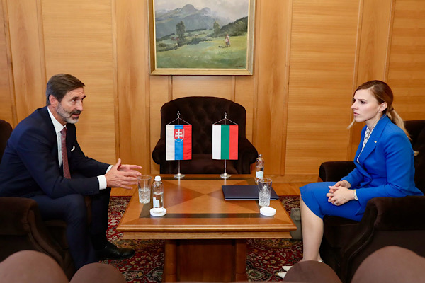 Bulgaristan ve Slovakya yeni iş birliği fırsatlarını görüştü Bulgaristan ve Slovakya yeni iş birliği fırsatlarını görüştü