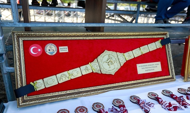 Burhaniye'de Ata Sporu Fırtına Gibi Esti Burhaniye'de Ata Sporu Fırtına Gibi Esti