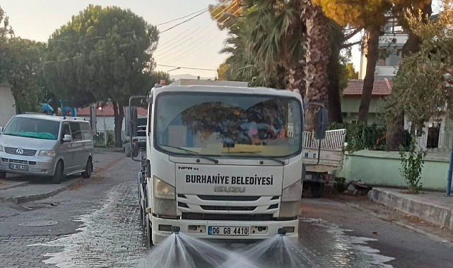 Burhaniye'de Temizlik Seferberliği Burhaniye'de Temizlik Seferberliği