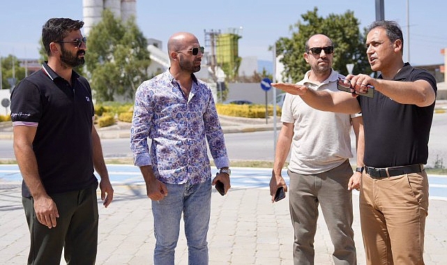 Burhaniye'de Yol Yapım ve Onarım Çalışmaları Titizlikle Yürütülüyor Burhaniye'de Yol Yapım ve Onarım Çalışmaları Titizlikle Yürütülüyor