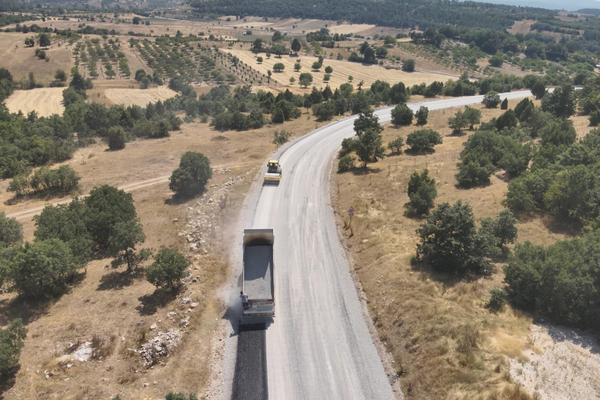 Bursa Büyükşehir Belediyesi Harmancık’ta 5 mahallenin yollarını yeniliyor Bursa Büyükşehir Belediyesi Harmancık’ta 5 mahallenin yollarını yeniliyor