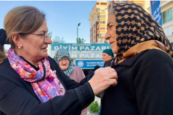 Bursa Büyükşehir Belediyesi meme kanseri farkındalık çalışmalarını sürdürüyor Bursa Büyükşehir Belediyesi meme kanseri farkındalık çalışmalarını sürdürüyor