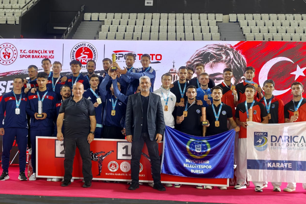 Bursa Büyükşehir Belediyespor sporcularından çifte başarı Bursa Büyükşehir Belediyespor sporcularından çifte başarı