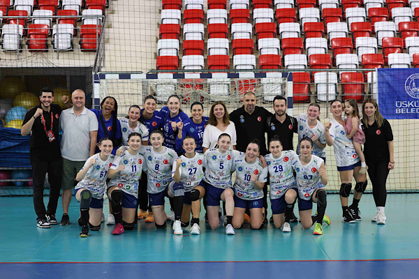 Bursa Büyükşehir Belediyespor, Üsküdar Belediyespor'u 30-27 yendi Bursa Büyükşehir Belediyespor, Üsküdar Belediyespor'u 30-27 yendi