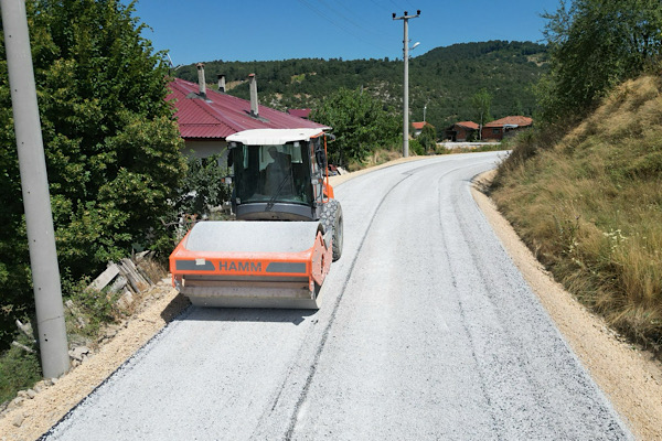 Bursa Büyükşehir'den Keles'te 7 kilometrelik yol çalışması
Bursa Büyükşehir'den Keles'te 7 kilometrelik yol çalışması