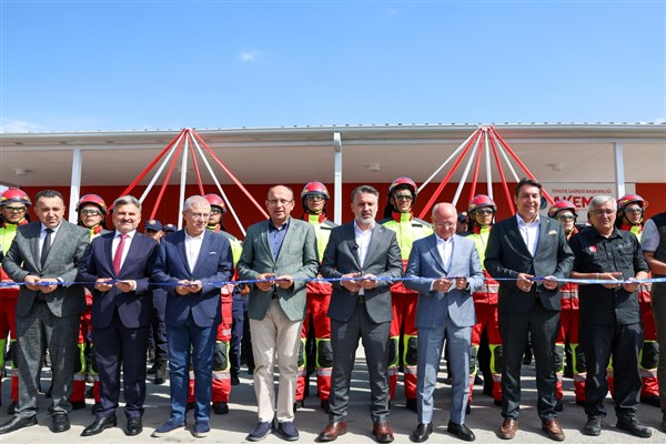 Bursa'da afet hazırlığı kapsamında yeni araç ve tesisler hizmete alındı Bursa'da afet hazırlığı kapsamında yeni araç ve tesisler hizmete alındı