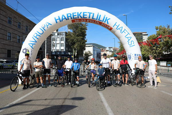 Bursa'da ‘Arabasız Bir Gün, Hareketli Bir Kent’ etkinliği düzenlendi Bursa'da ‘Arabasız Bir Gün, Hareketli Bir Kent’ etkinliği düzenlendi