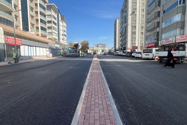Bursa'da Erdoğan Caddesi yenileniyor Bursa'da Erdoğan Caddesi yenileniyor