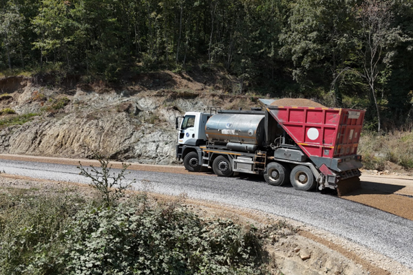 Bursa’da İnegöl’ün 6 mahallesinde yollar yenileniyor Bursa’da İnegöl’ün 6 mahallesinde yollar yenileniyor