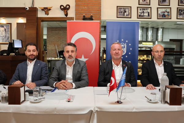 Bursa’da Karacabey muhtarlarıyla altyapı toplantısı yapıldı Bursa’da Karacabey muhtarlarıyla altyapı toplantısı yapıldı