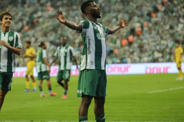 Bursaspor 4.0 .farklı kazandı! Bursaspor 4.0 .farklı kazandı!