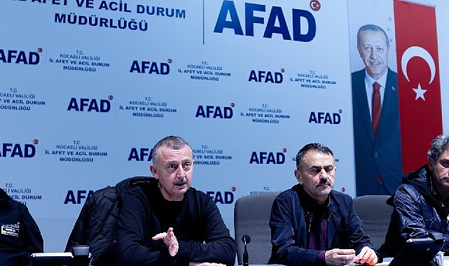 Büyükakın'dan, günlerdir sahada olan ekiplere teşekkür Büyükakın'dan, günlerdir sahada olan ekiplere teşekkür