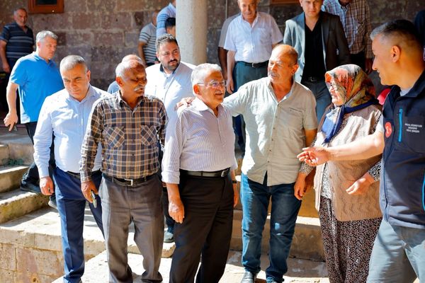 Büyükkılıç, Develi ve Yahyalı’da yatırımları inceledi Büyükkılıç, Develi ve Yahyalı’da yatırımları inceledi