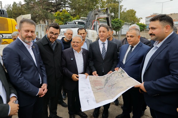 Büyükkılıç, Develi’de 15 kilometrelik altyapı çalışmalarını inceledi Büyükkılıç, Develi’de 15 kilometrelik altyapı çalışmalarını inceledi