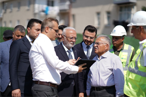 Büyükkılıç, Kartal Katlı Kavşağı’ndaki çalışmaları inceledi Büyükkılıç, Kartal Katlı Kavşağı’ndaki çalışmaları inceledi