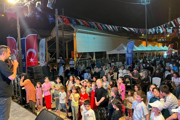 Büyükorhan'da ilçe şenliği düzenlendi Büyükorhan'da ilçe şenliği düzenlendi