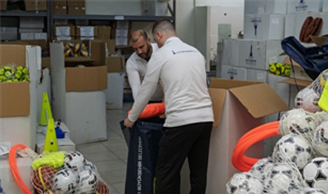 Büyükşehir'den amatör spor kulüplerine 36 milyon TL'lik destek Büyükşehir'den amatör spor kulüplerine 36 milyon TL'lik destek