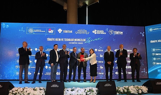 Büyükşehir'in bilim vizyonu ödülle taçlandı Büyükşehir'in bilim vizyonu ödülle taçlandı