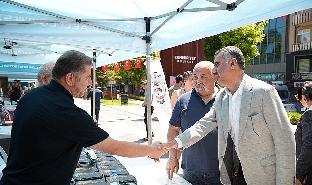 Büyükşehir'in kitap sevgisi katlanıyor Büyükşehir'in kitap sevgisi katlanıyor