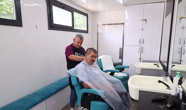 Büyükşehir'in Mobil Kuaför Tırı yaylalarda hizmet veriyor Büyükşehir'in Mobil Kuaför Tırı yaylalarda hizmet veriyor