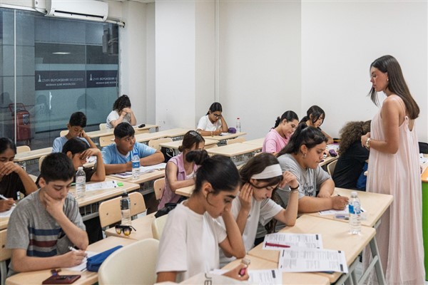 Büyükşehirin Yaz Okulu Programı 7 Ağustos'a kadar sürecek Büyükşehirin Yaz Okulu Programı 7 Ağustos'a kadar sürecek