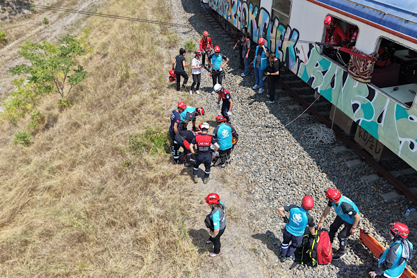 ÇAK-TİM, tren kazası tatbikatına katıldı
ÇAK-TİM, tren kazası tatbikatına katıldı