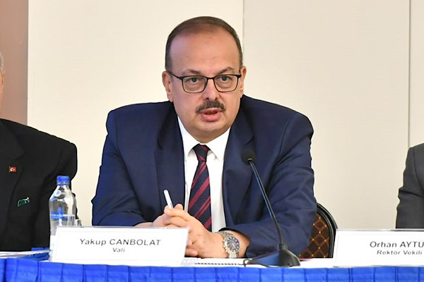 Canbolat, Etlik Şehir Hastanesi yerleşkesindeki projelere ilişkin sunum aldı
Canbolat, Etlik Şehir Hastanesi yerleşkesindeki projelere ilişkin sunum aldı