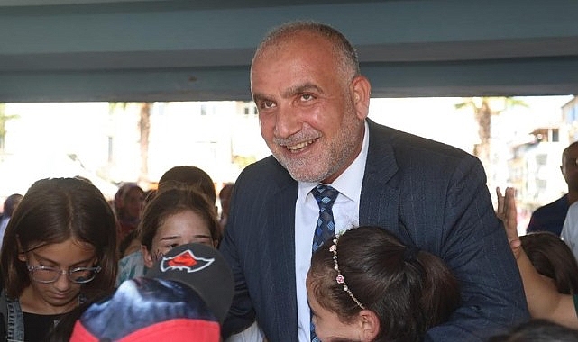 Canik'te 2 Bin 500 Çocuk Hediyelerle Buluşuyor Canik'te 2 Bin 500 Çocuk Hediyelerle Buluşuyor