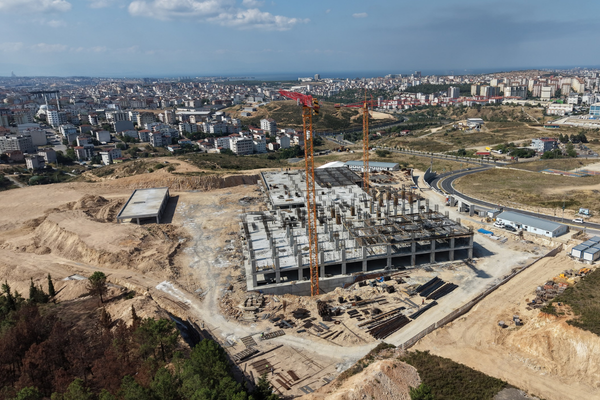 Çayırova Devlet Hastanesi’nde çalışmalar sürüyor Çayırova Devlet Hastanesi’nde çalışmalar sürüyor