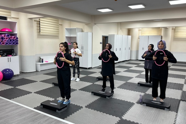 Çayırova’da kadınlara ücretsiz pilates ve kardiyo kursları Çayırova’da kadınlara ücretsiz pilates ve kardiyo kursları