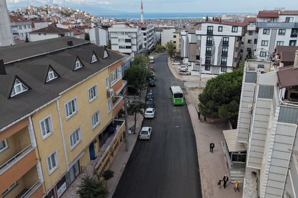 Çayırova’da Pir Sultan Abdal Caddesi’nin üstyapısı yenilendi Çayırova’da Pir Sultan Abdal Caddesi’nin üstyapısı yenilendi