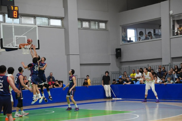 ÇBSK, sezonun ilk maçında Titan Akademi'yi 82-55 mağlup etti ÇBSK, sezonun ilk maçında Titan Akademi'yi 82-55 mağlup etti