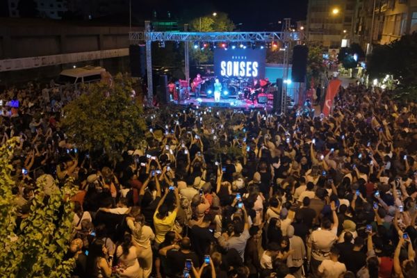 Çerçioğlu, Nazilli’de vatandaşları yaz konserinde buluşturdu Çerçioğlu, Nazilli’de vatandaşları yaz konserinde buluşturdu